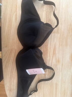 Brand New Gaia Sonia Seni Soft bra